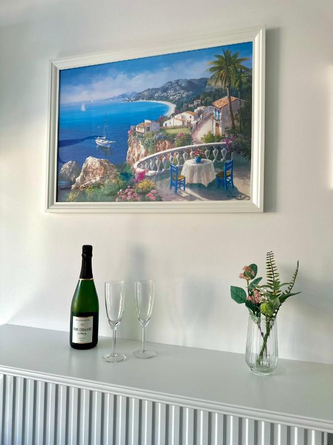 Charmant Studio A Proximite Du Port De Nice Exterior photo